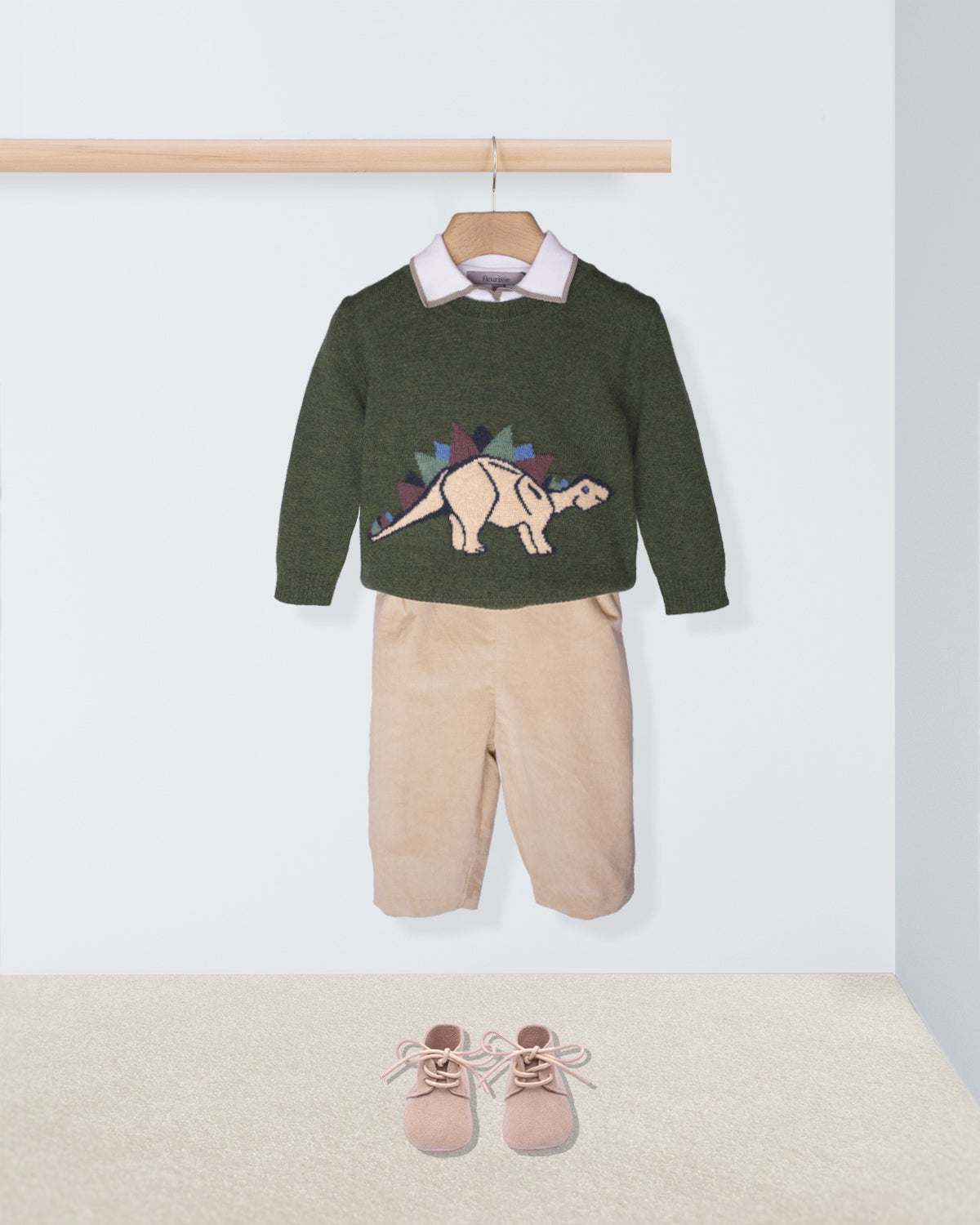 Dinosaur Hunter Bradley Outfit